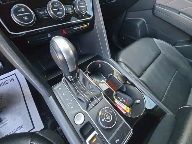 Used 2022  Volkswagen 3.6L V6 SE w/Technology image 18