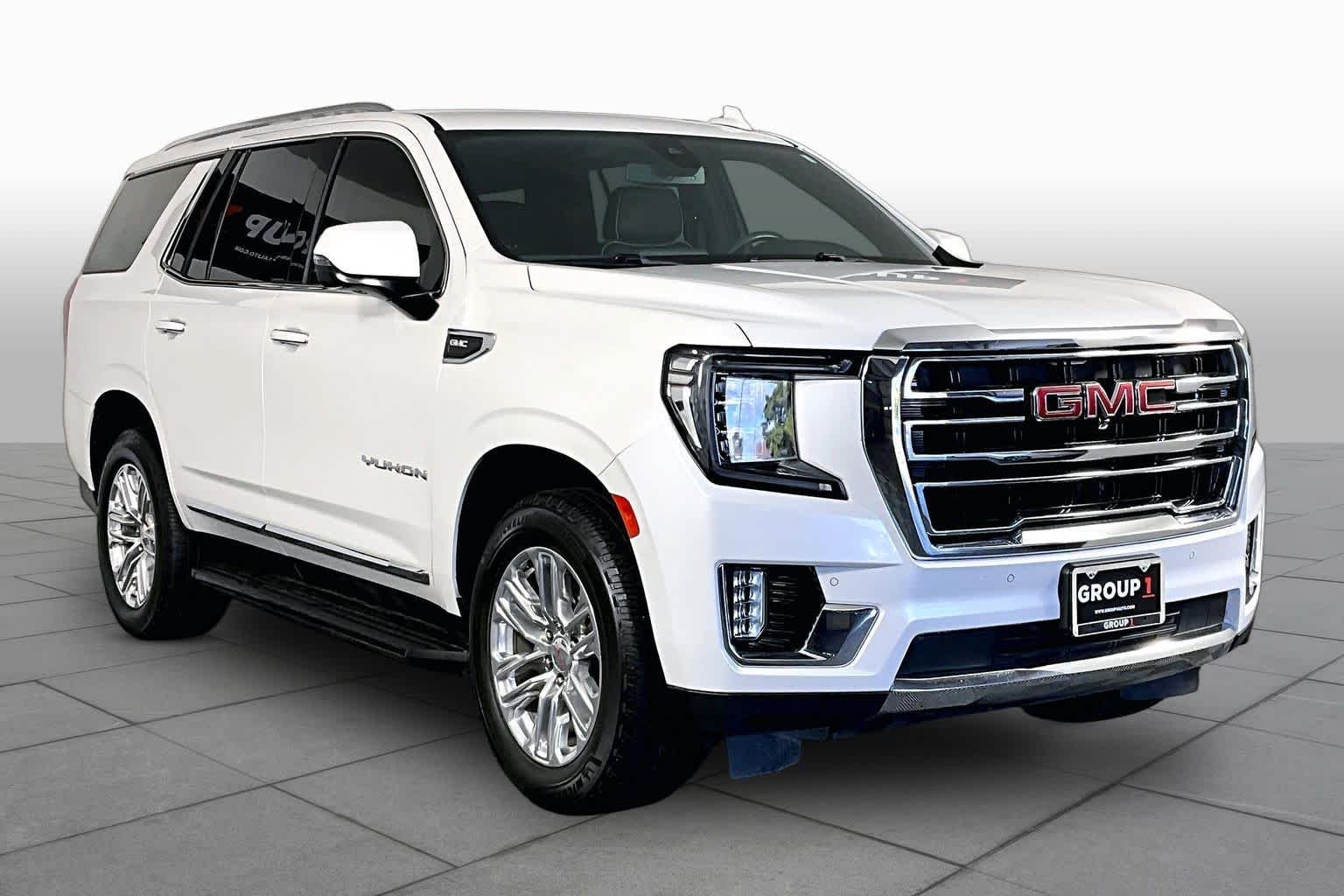Used 2022 White Frost Tricoat GMC SLT image 3