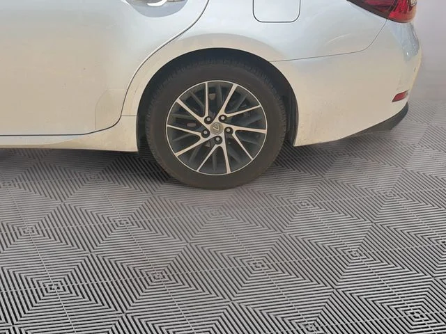 Used 2018 White Lexus 350 image 10