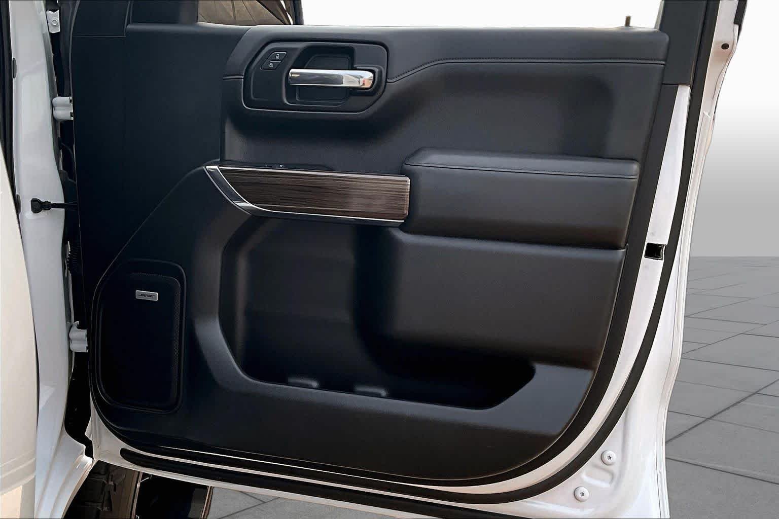 Used 2019 Summit White Chevrolet RST image 22