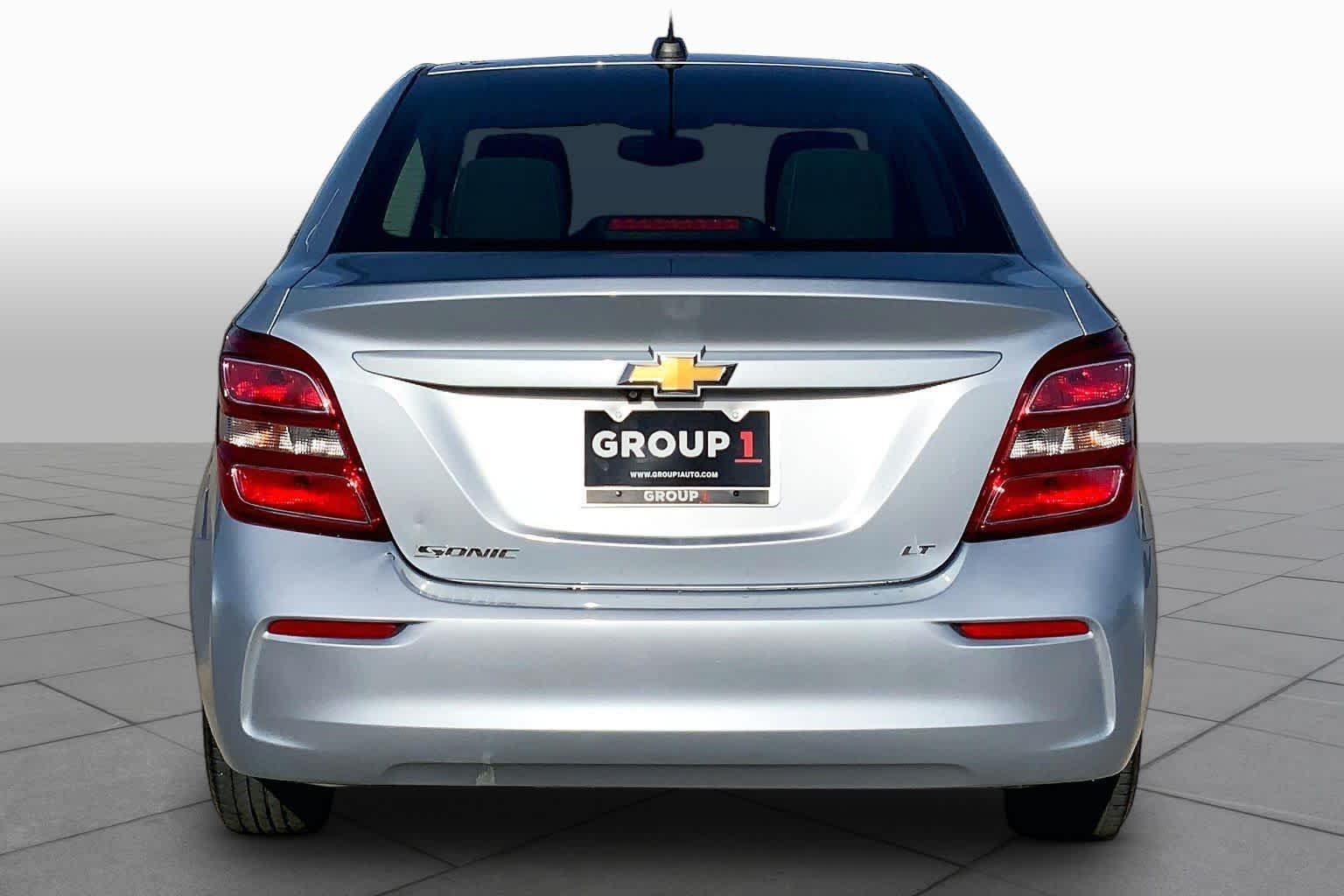Used 2018 Arctic Blue Metallic Chevrolet LT image 5