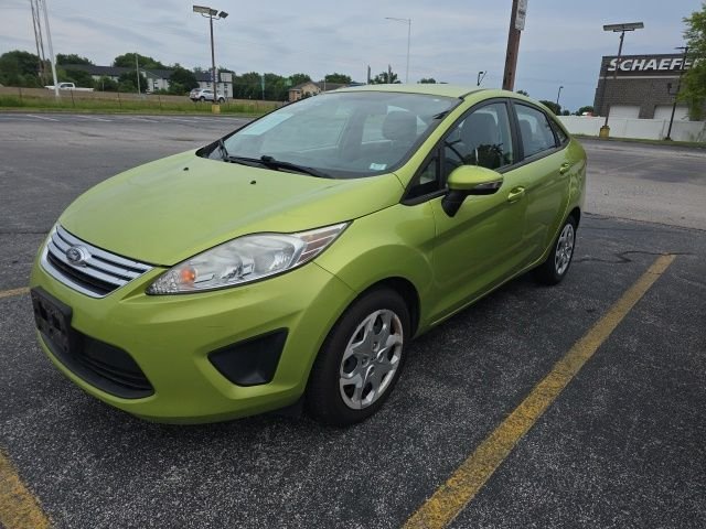 2013 Ford Fiesta SE Sedan's photo