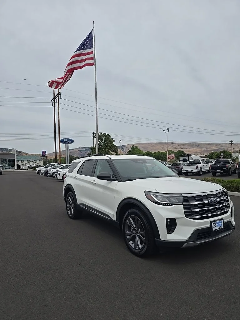 2025 Ford Explorer Active 4WD (PL535)'s photo