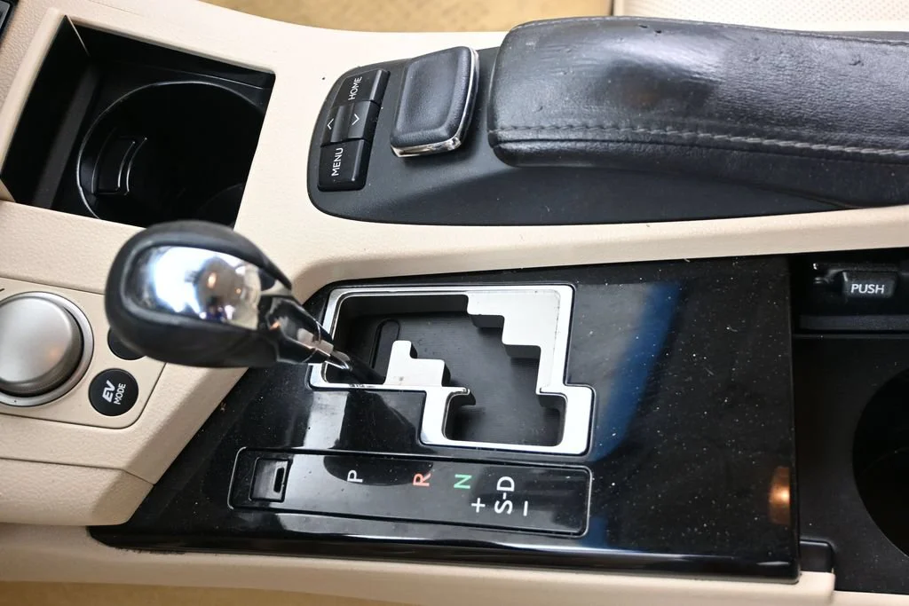 Used 2013 Beige Lexus 300h image 16