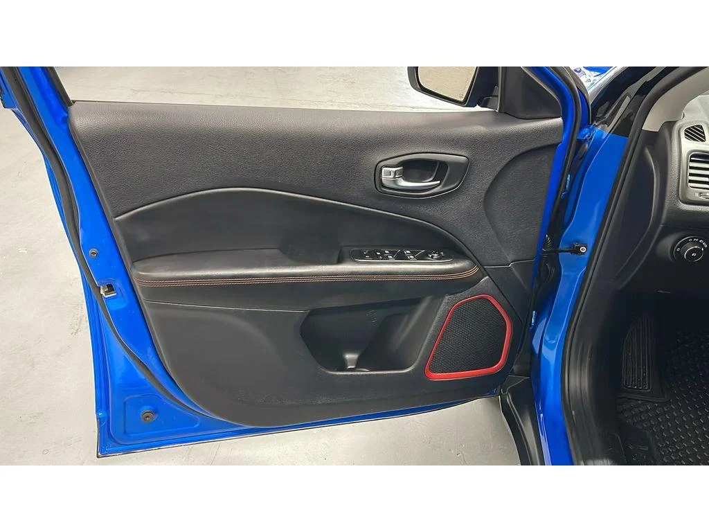 Used 2020 Laser Blue Pearlcoat Jeep Trailhawk 4WD 2.4L image 12