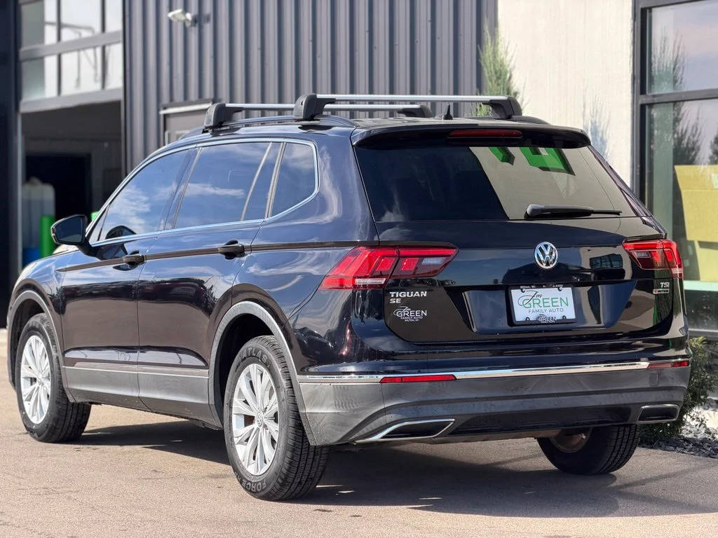 Used 2018 Black Volkswagen 2.0T SEL image 4