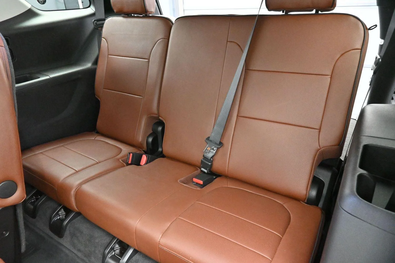 Used 2019 IRIDESCENT PEARL TRICOAT Chevrolet High Country image 37