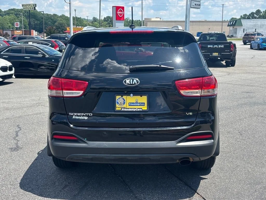 Used 2018 Black Kia LX image 25