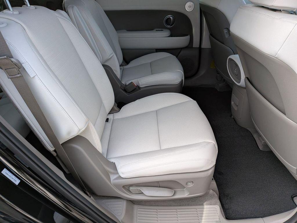 New 2026 Black Hyundai Limited AWD image 32