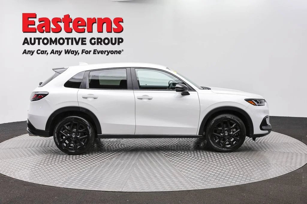 Used 2025 White Honda Sport image 4
