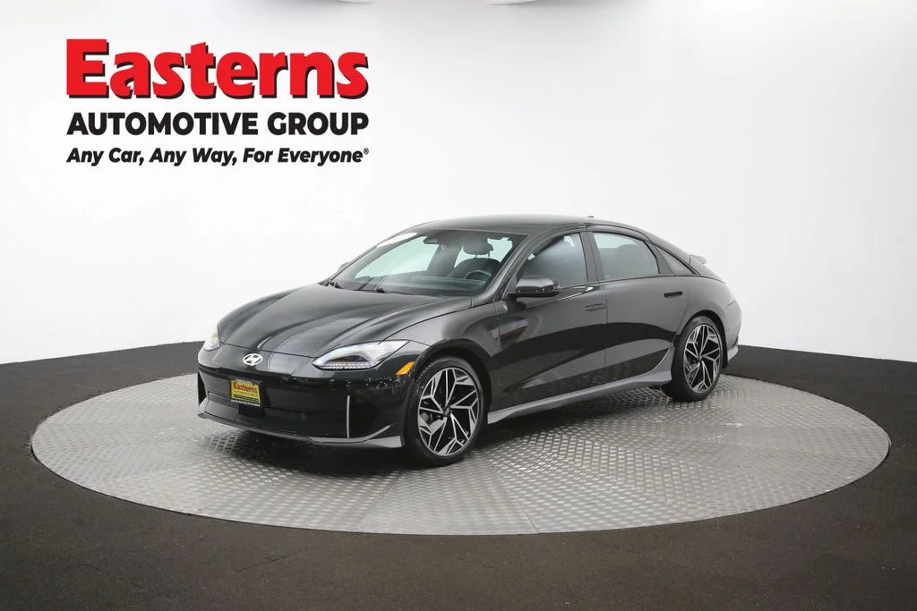 Used 2023 Green Hyundai SEL image 56