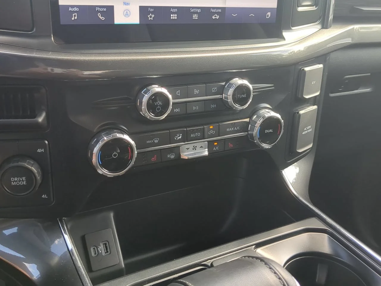 Used 2023 Avalanche Gray Ford XLT image 22