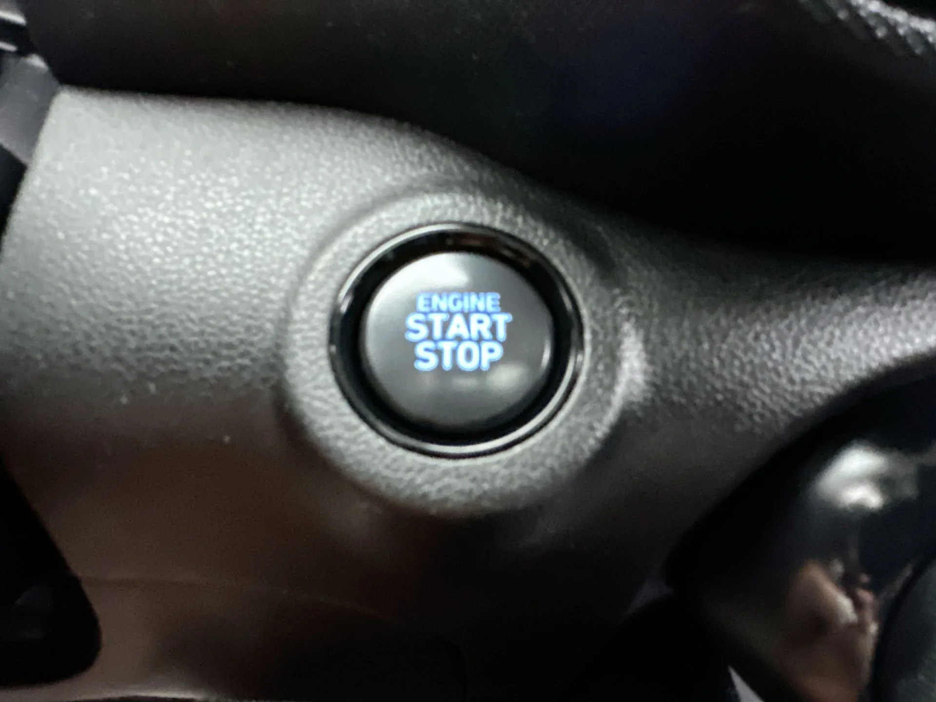 Used 2025 White Hyundai SEL image 34
