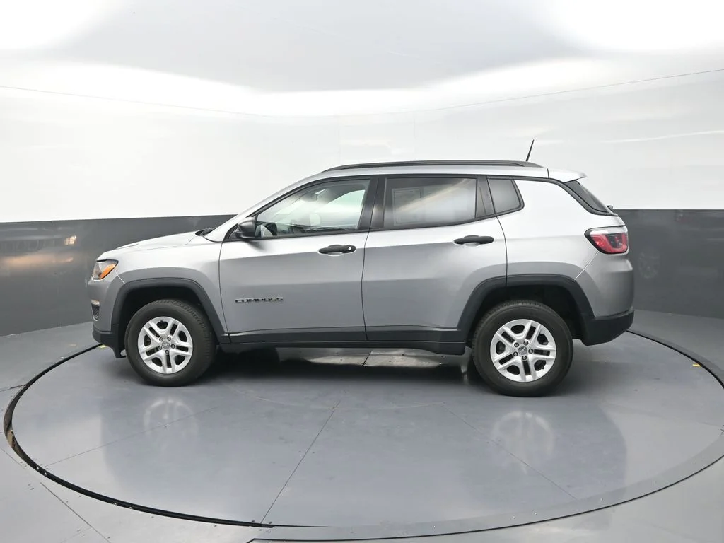 Used 2018 Silver Jeep Sport image 6