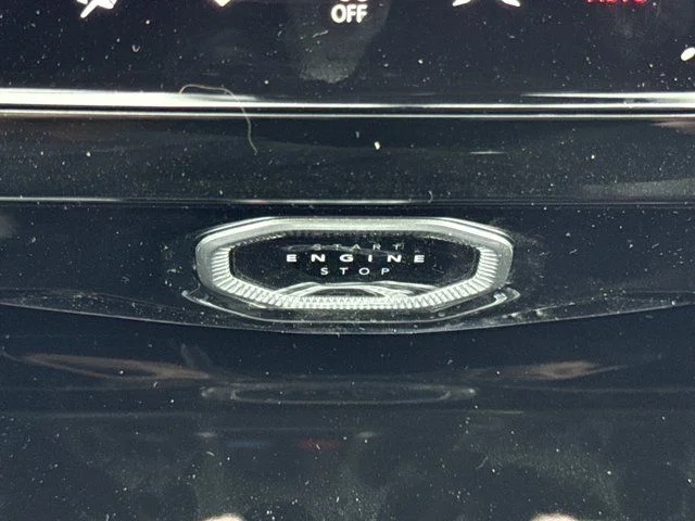 New 2026 Diamond Black Crystal Pearlcoat Jeep Altitude image 20