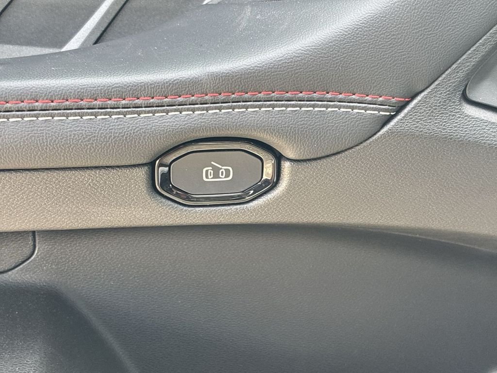 New 2026 White Knuckle Exterior Paint Dodge R/T Scat Pack image 15