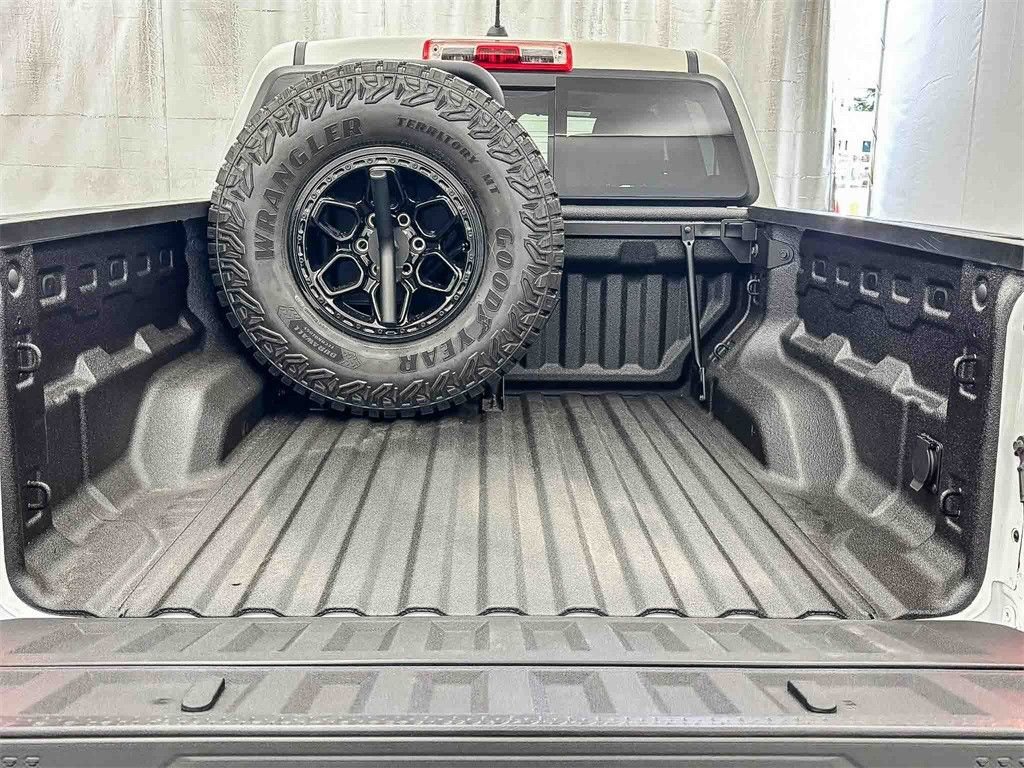 2026 Chevrolet Colorado ZR2 - Photo 12