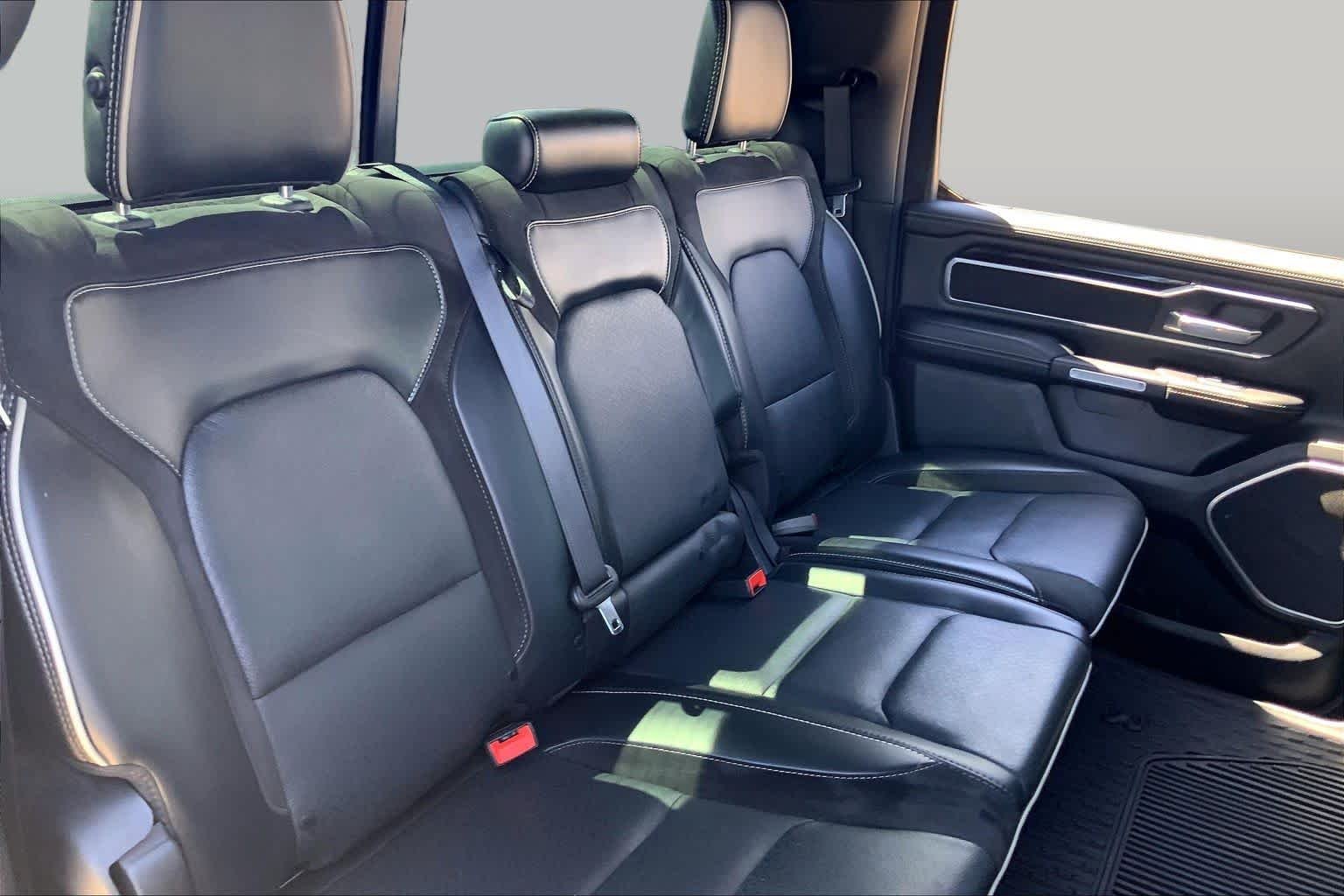 Used 2019 Diamond Black Crystal Pearlcoat Ram Laramie image 20