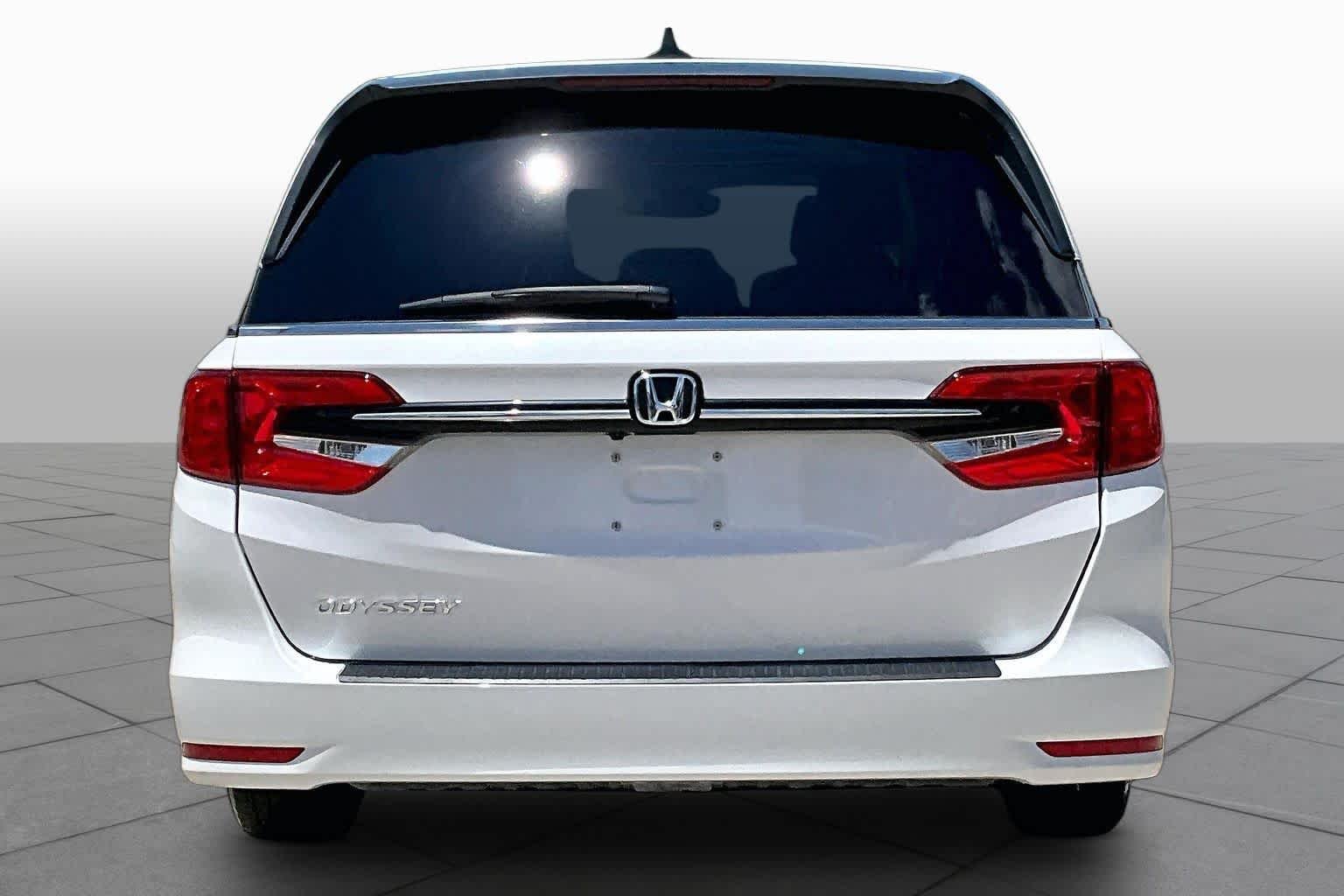 Used 2023 Platinum White Pearl Honda EX-L image 5
