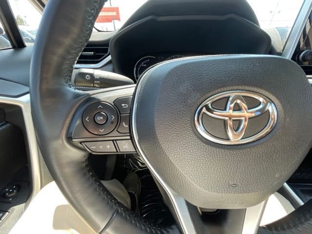 Used 2023 Ice Cap Toyota XLE image 18