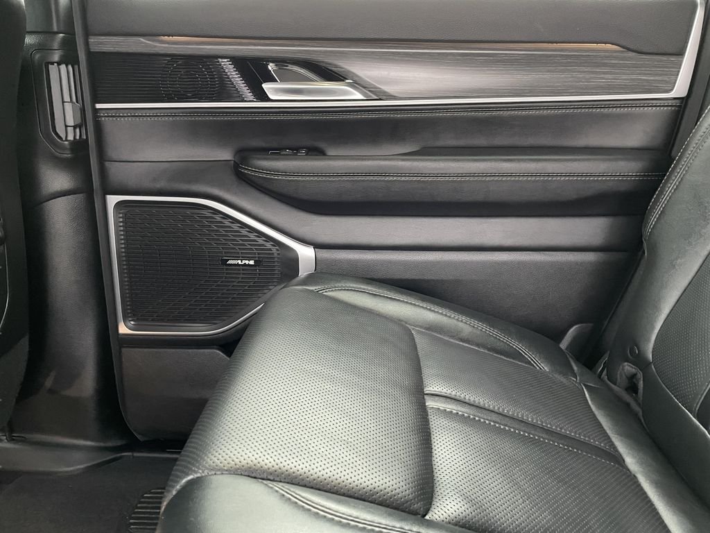 2023 Jeep Wagoneer Series III - Photo 17
