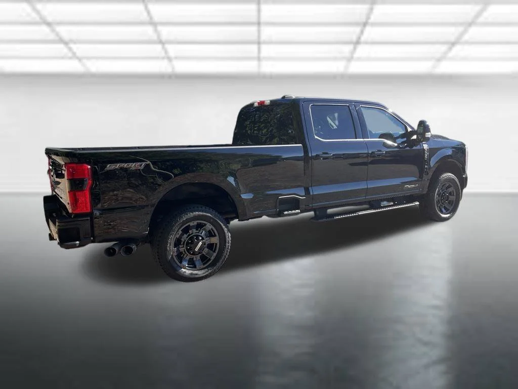 Used 2023 Agate Black Metallic Ford Lariat image 4