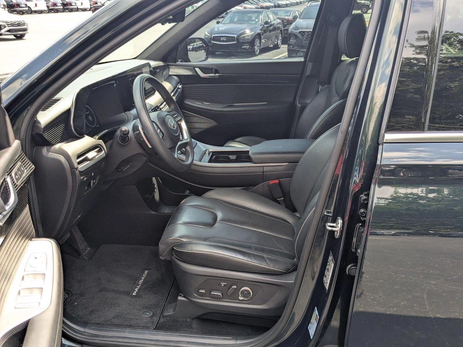 Used 2023 Robust Emerald Hyundai Calligraphy image 11