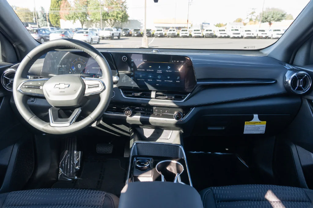 2027 Chevrolet Equinox LT - Photo 9