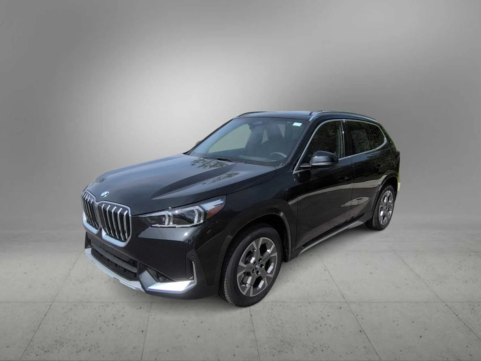 Used 2026 Black Sapphire Metallic BMW xDrive28i image 4