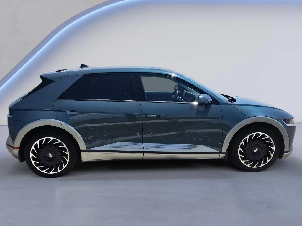 Used 2023 Digital Teal Hyundai Limited image 6