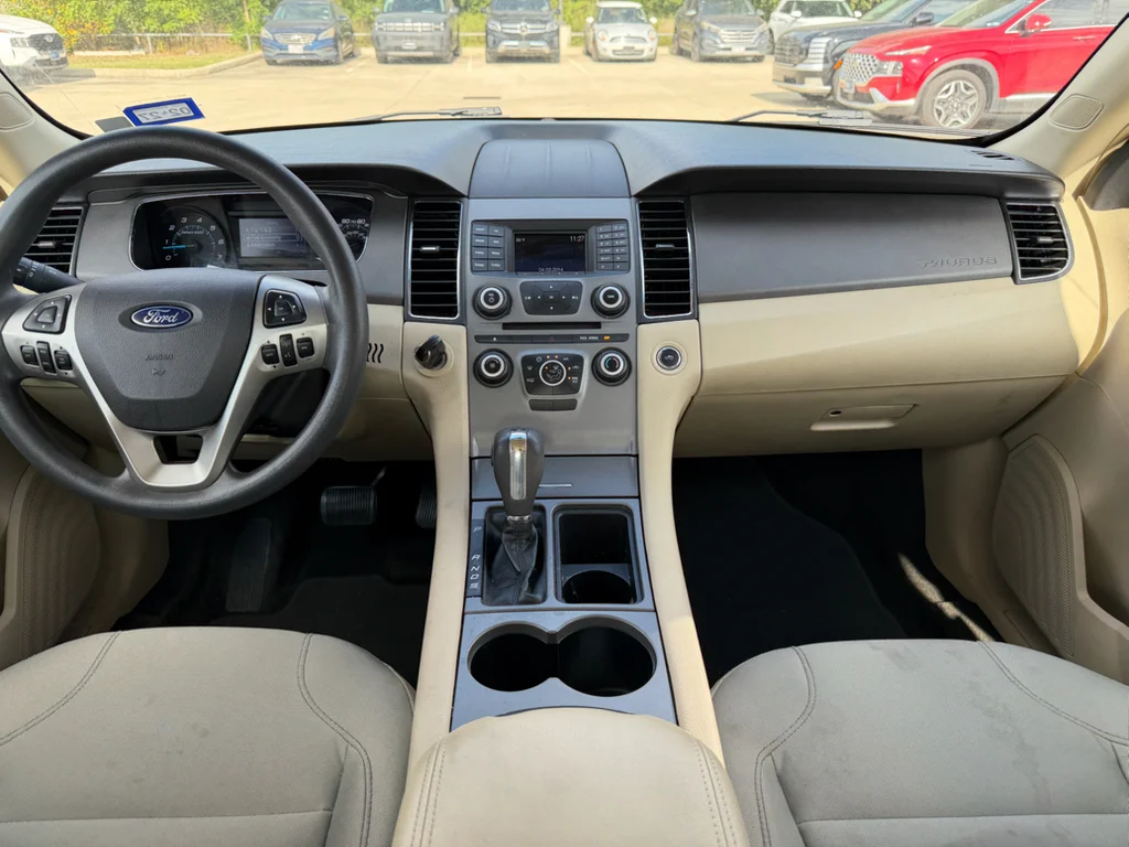 Used 2016 Oxford White Ford SE image 10