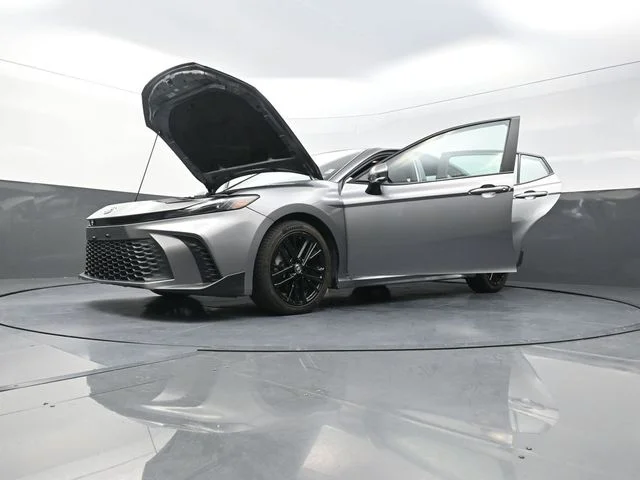 Used 2025  Toyota SE image 40