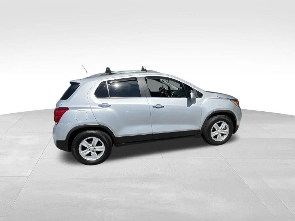 Used 2020 Silver Chevrolet LT image 18