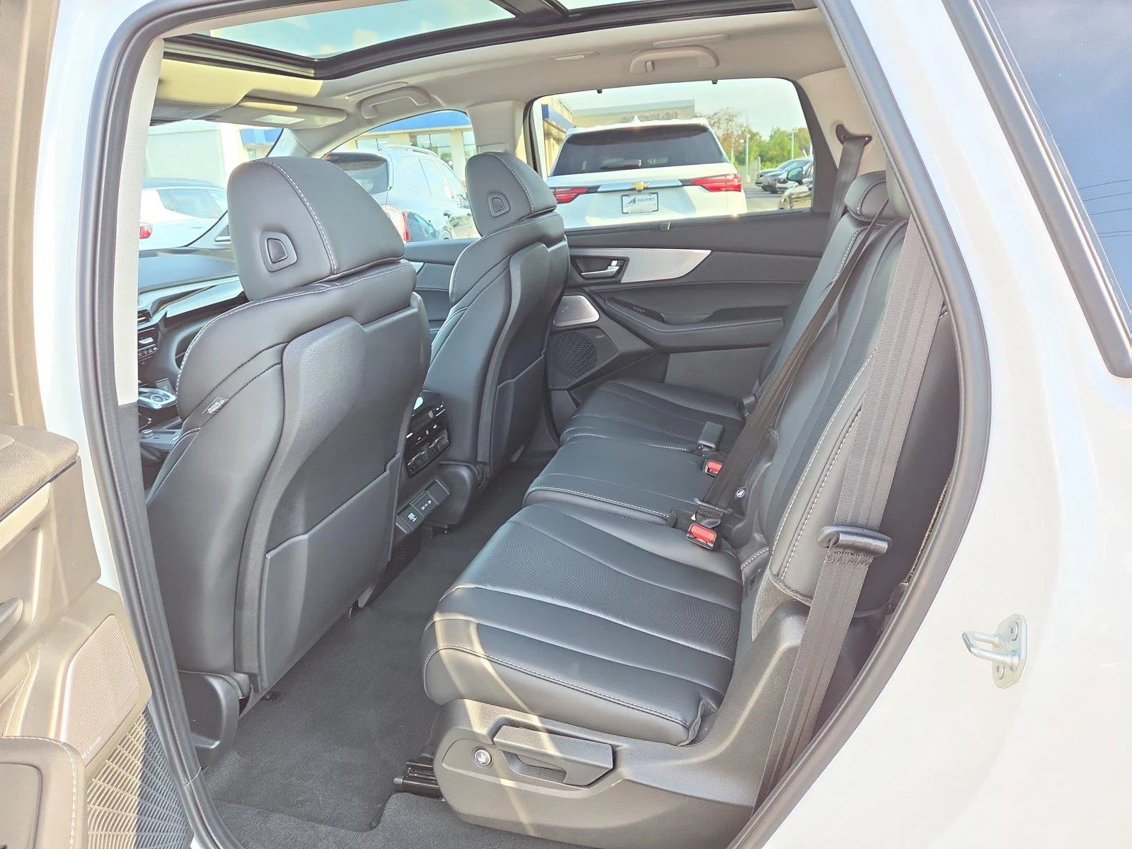 New 2026 Platinum White Pearl Acura w/Technology Package image 23