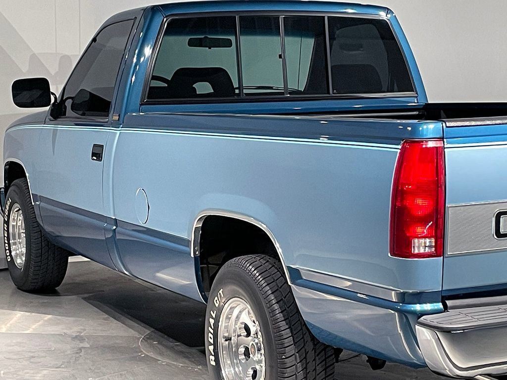 Used 1992  Chevrolet NA image 31