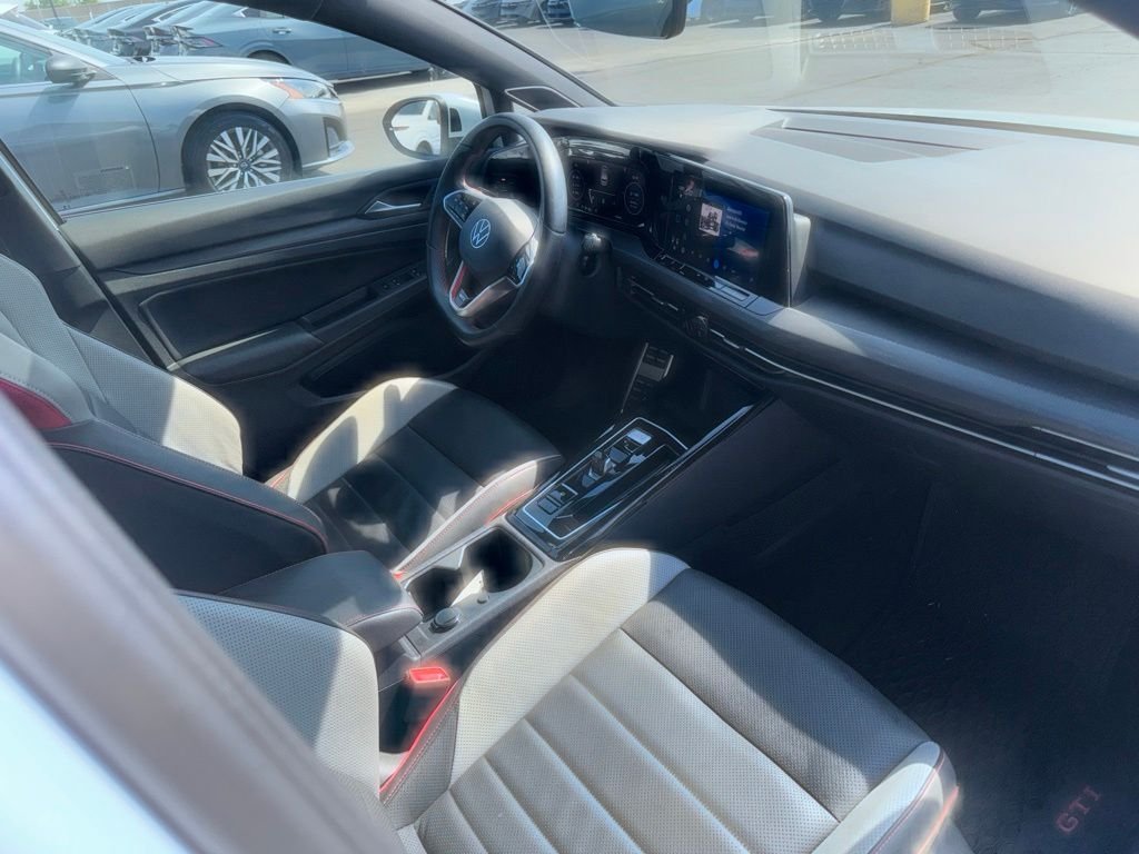 Used 2024  Volkswagen 2.0T SE image 19