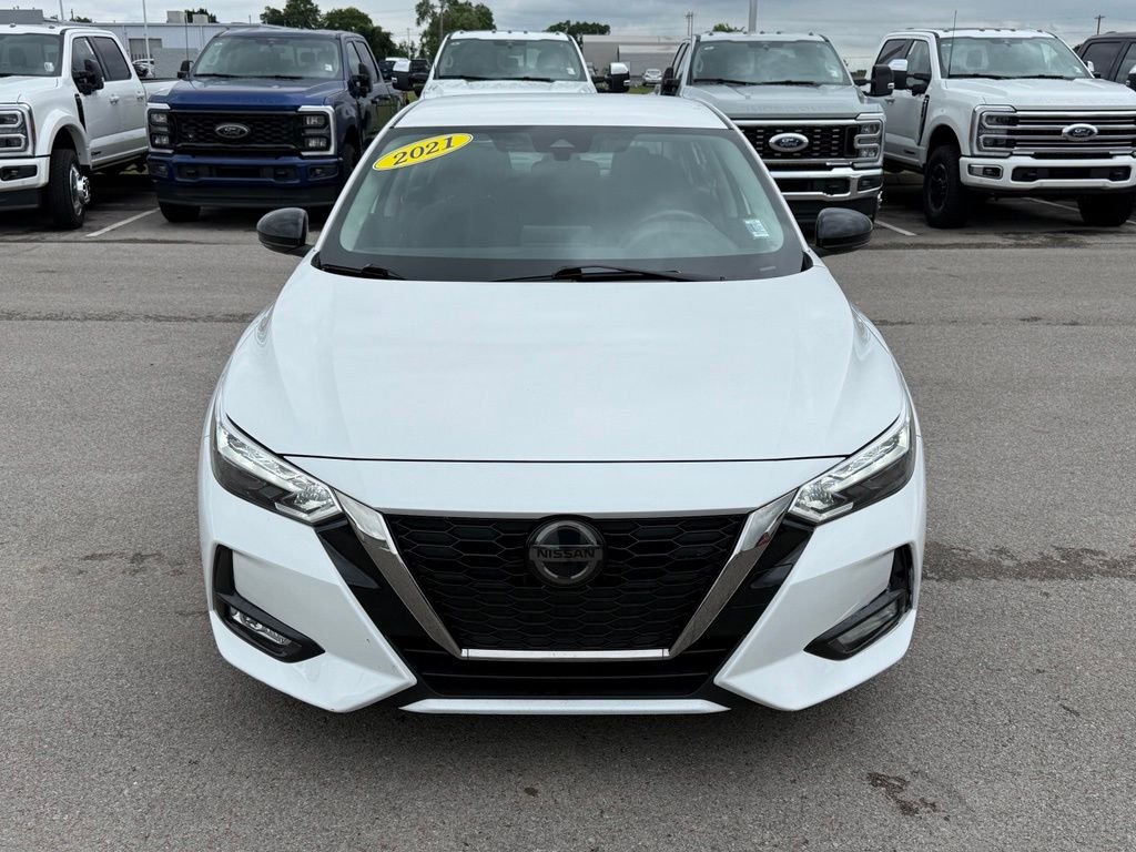 Used 2021 White Nissan SR image 39