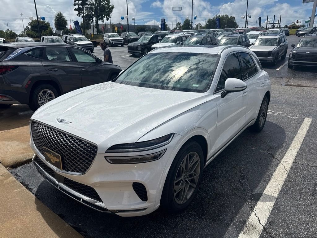 Used 2025 White Genesis 2.5T image 1