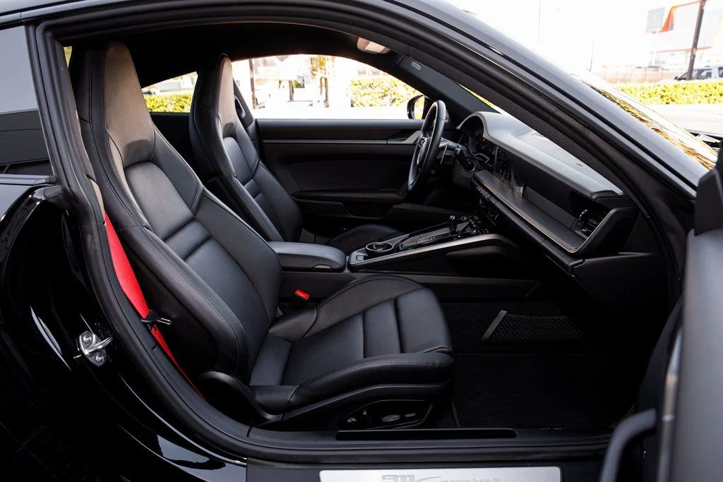 2025 Porsche 911 T - Photo 31