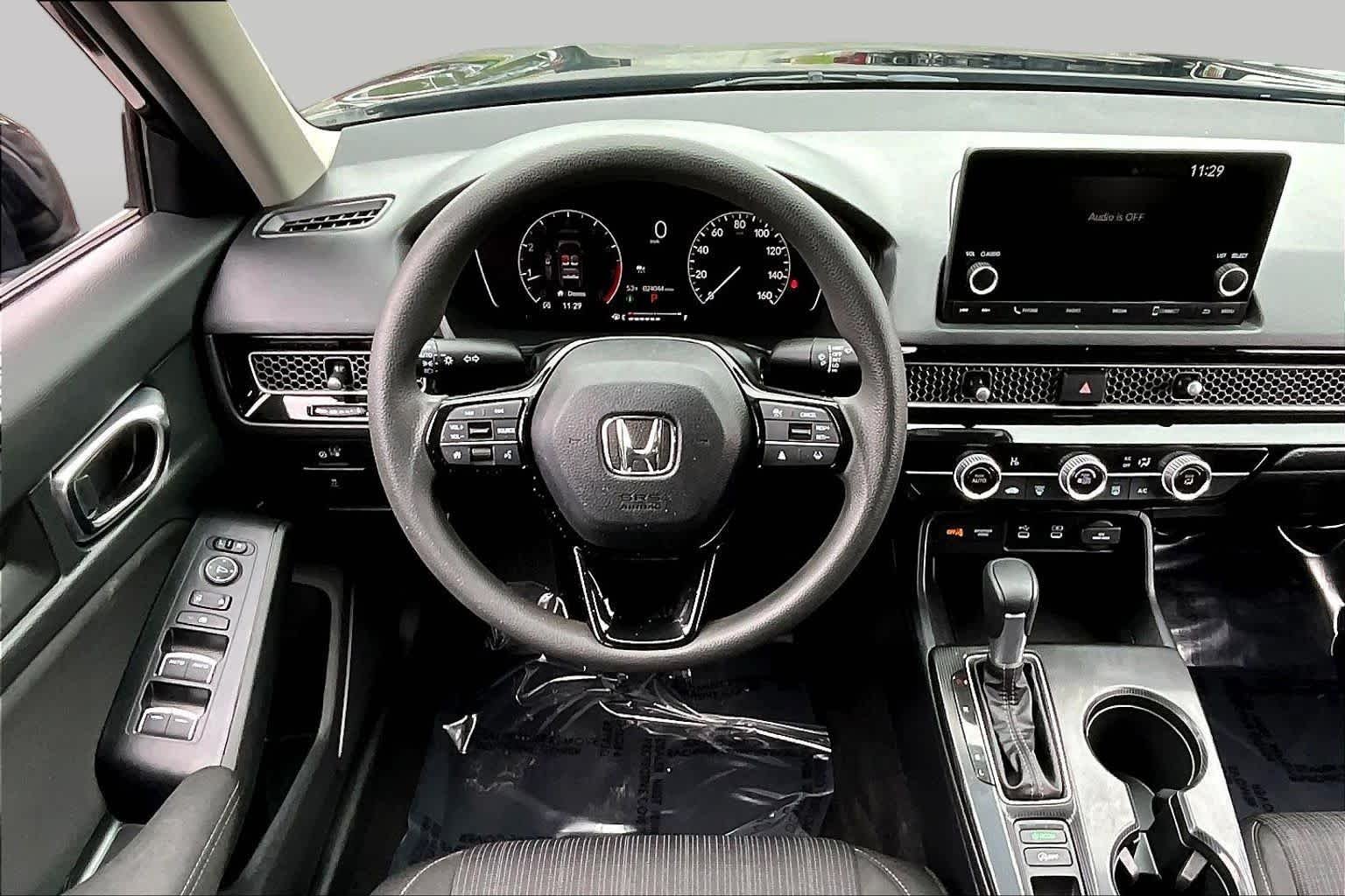 Used 2025  Honda LX image 5