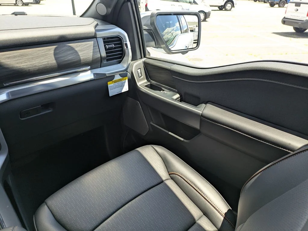 New 2026 Oxford White Ford Lariat image 19
