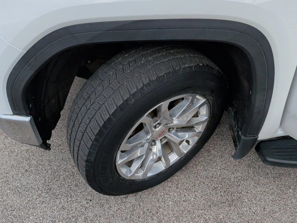 Used 2019 White GMC SLT image 52