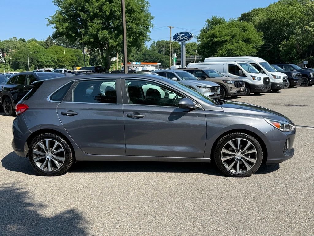 Used 2018 Summit Gray Hyundai Base image 4