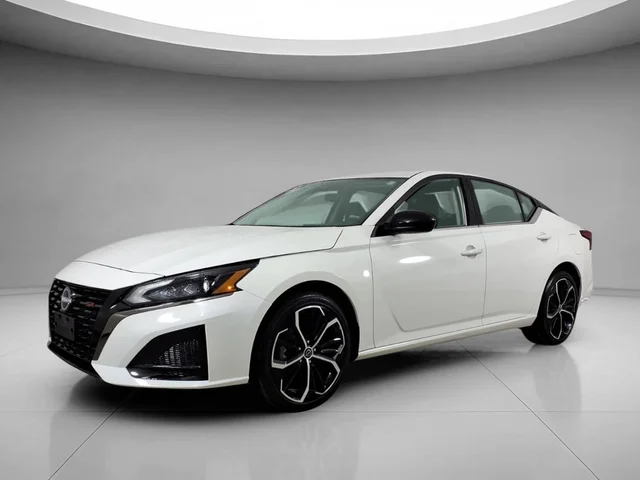 2025 Nissan Altima SR