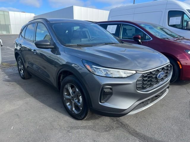 Used 2025 Gray Ford ST-Line image 4