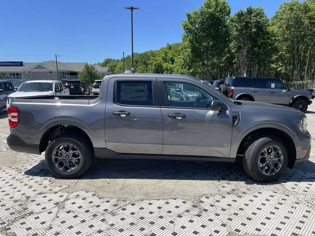 New 2026 Gray Ford XLT image 2
