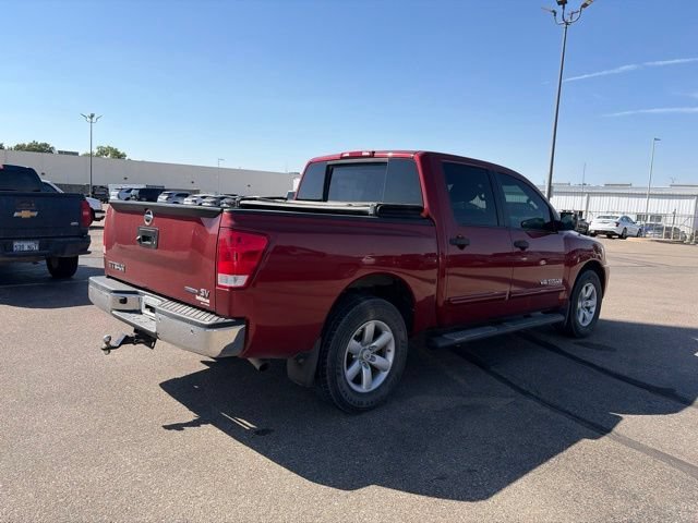 Used 2014 Venetian Ruby Nissan SV image 7