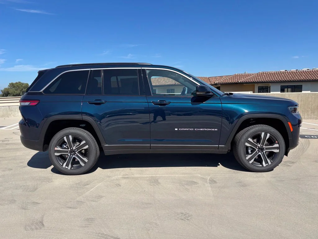 New 2027 Blue Jeep Limited image 2