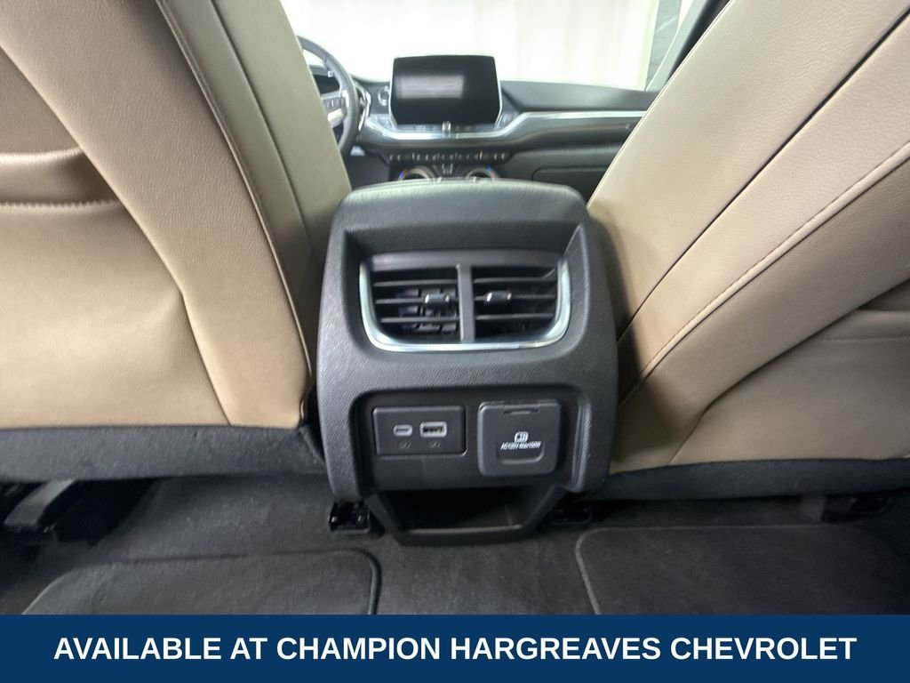 Used 2024 Iridescent Pearl Tricoat Chevrolet Premier image 29