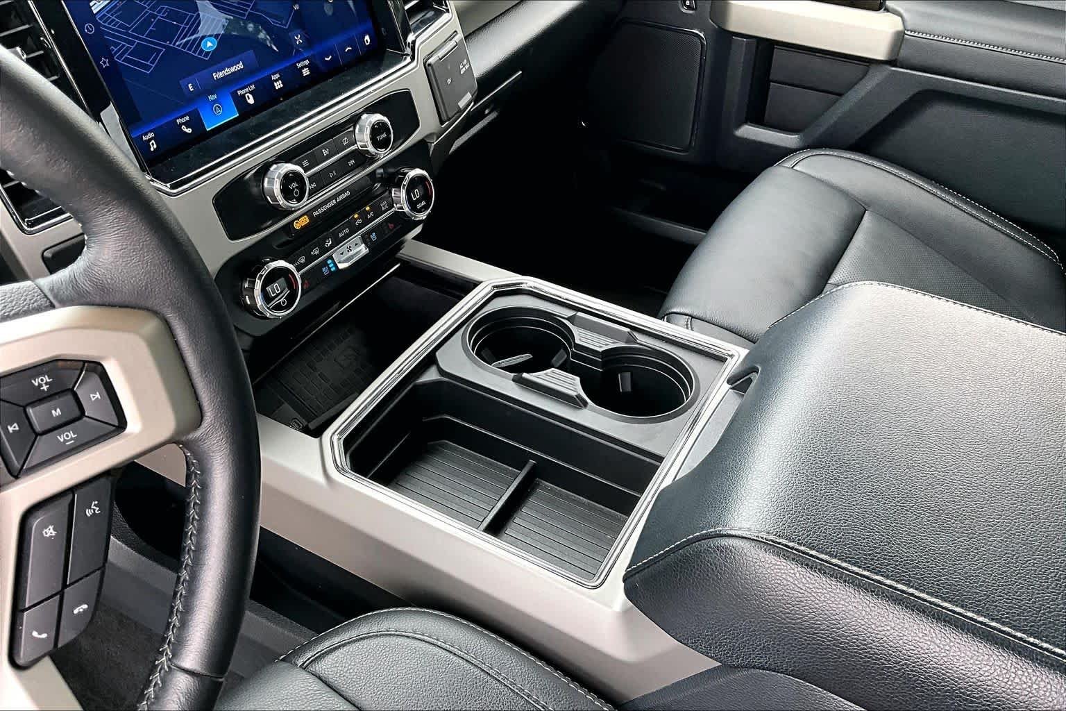 Used 2022 Star White Metallic Tri-Coat Ford LARIAT image 17